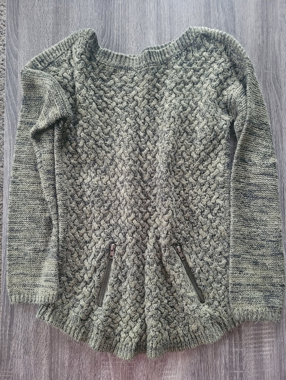 Hooked Up by IOT Zip Trim Tunic Sweater